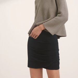 NWT Aritzia Wilfred Free Kass Skirt